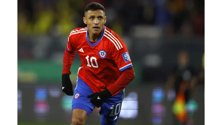Alexis Sánchez es el blanco para los peruanos en el Clásico del Pacífico (Foto: Photosport)
