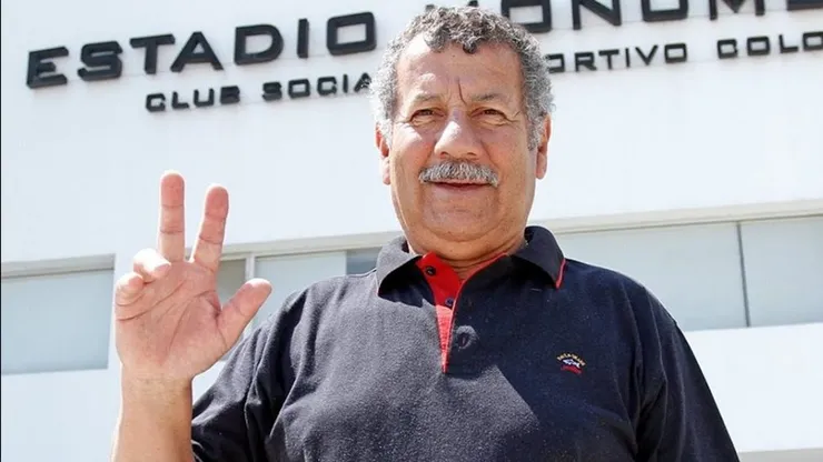 Yeyo Inostroza prende el ventilador en Colo Colo.