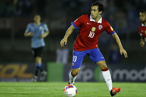 Un “10” como el Mago Valdivia, requiere la U, según Las Heras (Archivo)