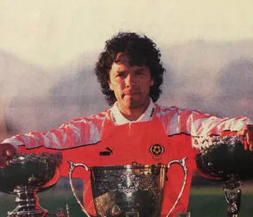 Héctor Puebla furioso con el arbitraje en empate de Cobreloa.