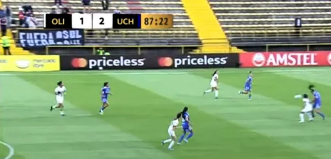 El bullado lienzo en plena transmisión oficial | FOTO: Captura