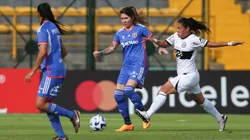 Carla Guerrero muestra su felicidad por triunfo de la U (Foto: Prensa Universidad de Chile)