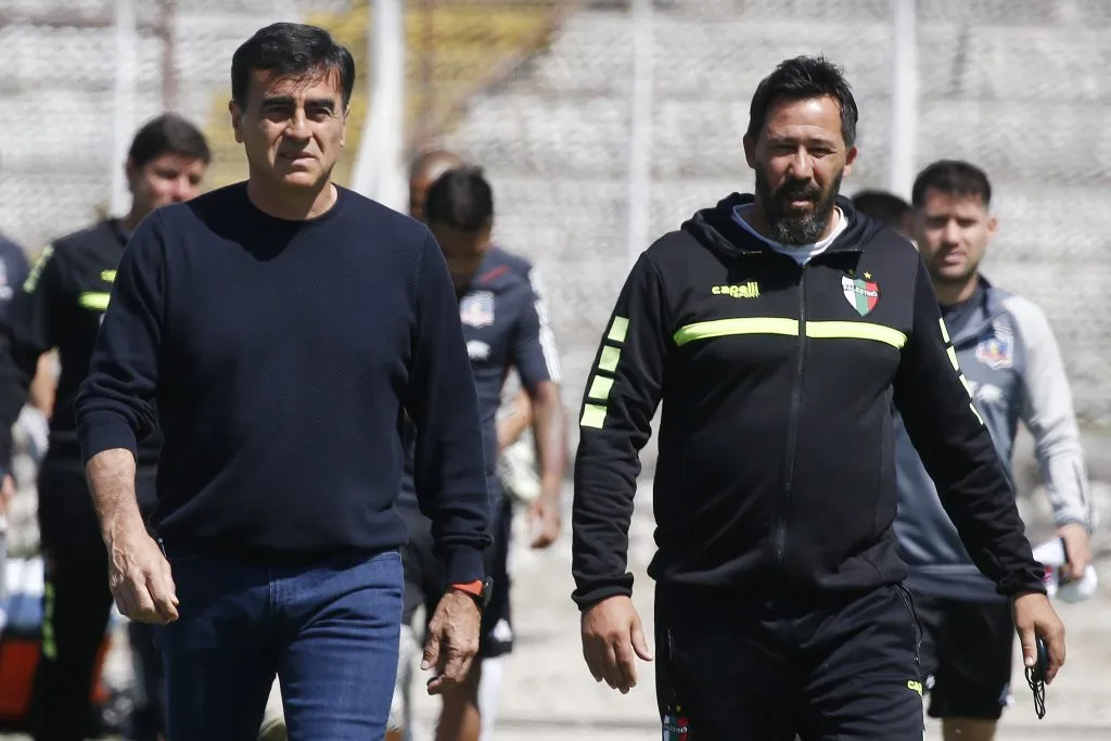 Gustavo Quinteros no pudo doblegar a Vitamina Sánchez y Palestino (Photosport