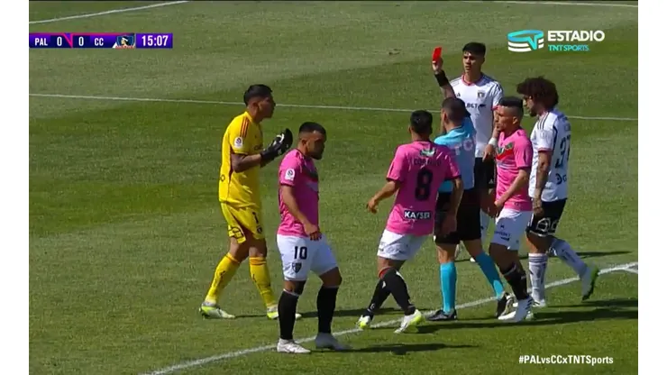 Brayan Cortés recibió tarjeta roja (Foto: TNT Sports)