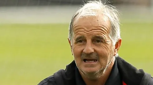 Carvallo rompió un largo silencio.