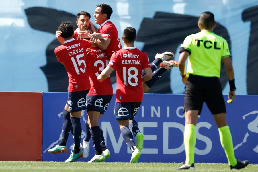 La UC volvió a los abrazos en Rancagua. | Foto: Photosport