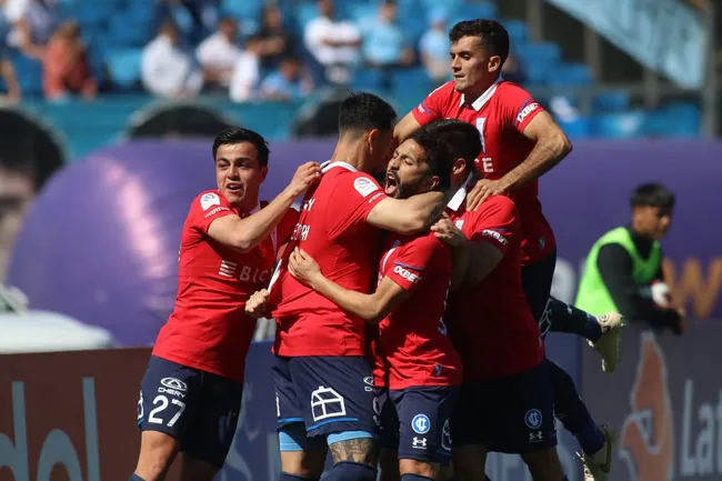 La UC vuelve a abrazarse en el Torneo Nacional | FOTO: Jorge Loyola/Photosport