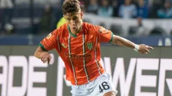 Gracias a sus gambetas, Rivera sigue llamando la atención de los hinchas de Banfield.