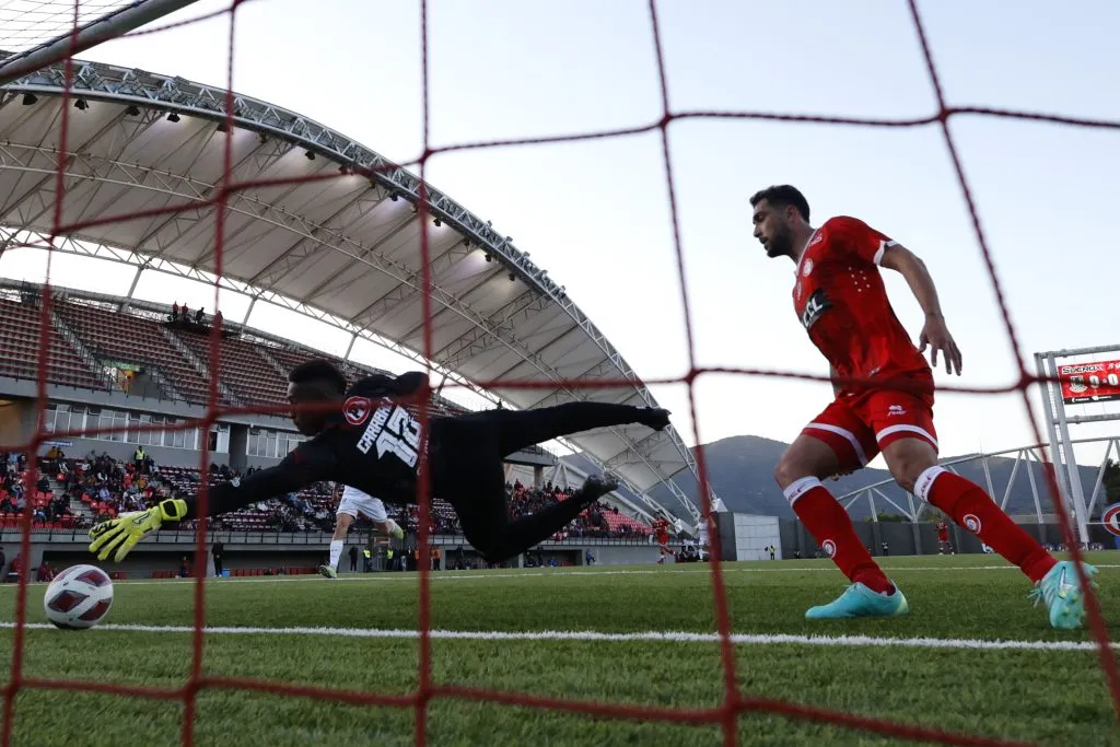 El gol de Maximiliano Rodríguez que le abrió la ruta triunfal a Huachipato (Photosport)