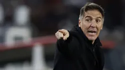 Eduardo Berizzo está con la soga al cuello y en Perú saben que la presión es máxima para el Toto