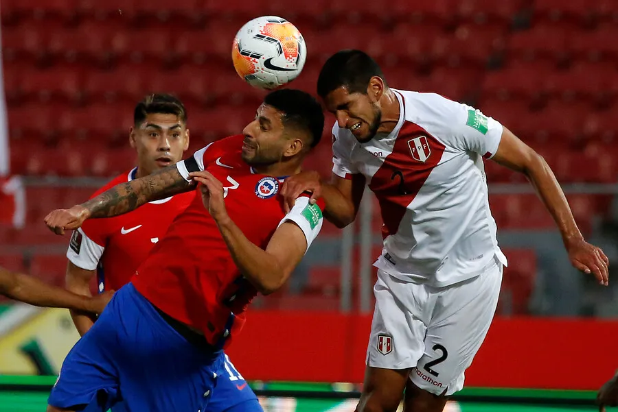 Chile recibe a Perú en el Estadio Monumental. | Foto: Photosport