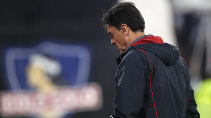 La continuidad de Gustavo Quinteros es una duda en Colo Colo