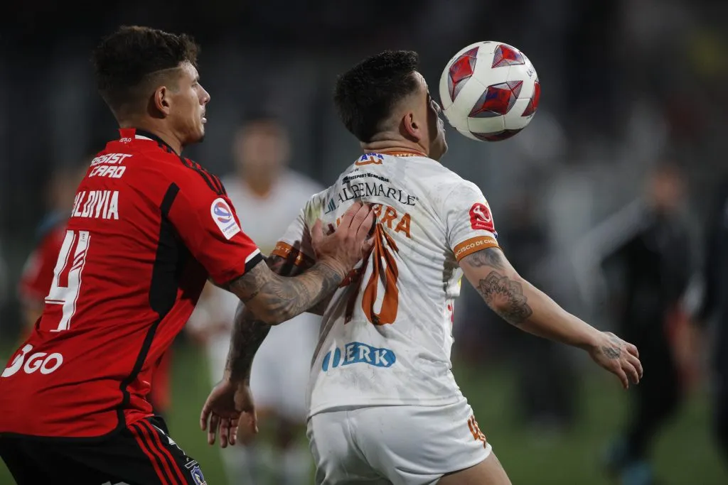 Saldivia dejó al conjunto Popular con un jugador menos | FOTO: Luis Hidalgo/Photosport