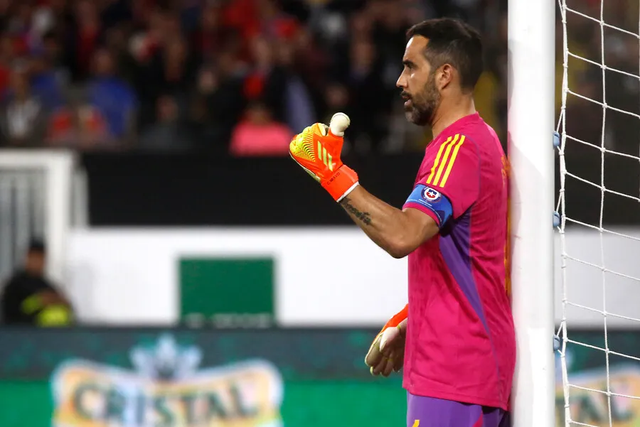 Bravo no formará parte de La Roja en esta pasada. | Foto: Photosport