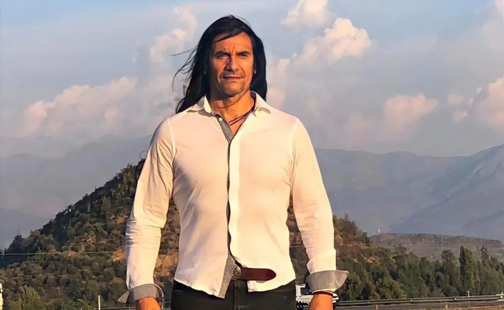 Gabriel Mendoza no perdona su actuar a Jordhy Thompson (Foto: Photosport)