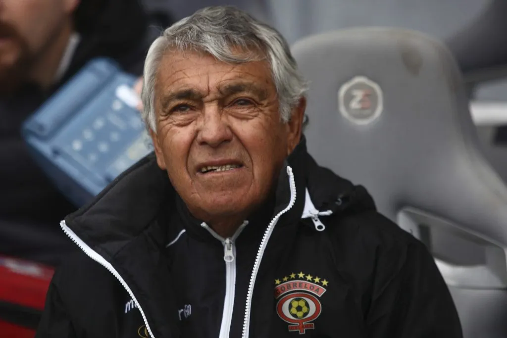 José Sulantay fue reconocido por su legado en el fútbol chileno (Photosport)