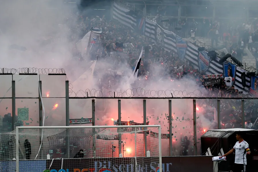 Informe arbitral complica a Colo Colo. | Foto: Photosport