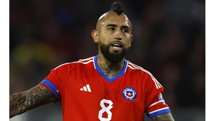 Arturo Vidal tiene a sus dos delanteros del futuro en Chile (Foto: Photosport)