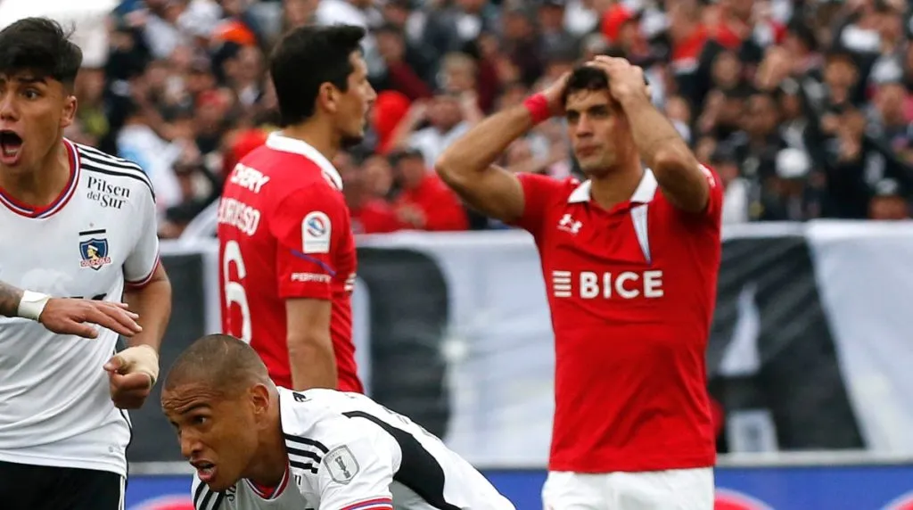 Saavedra fue uno de los jugadores apuntados por la hinchada cruzada | FOTO: Photosport