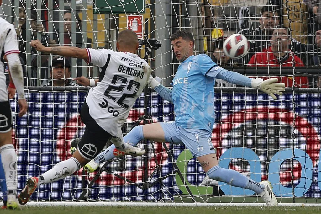 Colo Colo logró un dramático triunfo ante la UC en los descuentos (Foto: Photosport)