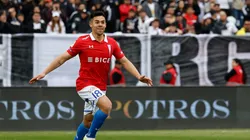 Aravena celebrando el único tanto del duelo entre Colo Colo y la UC.