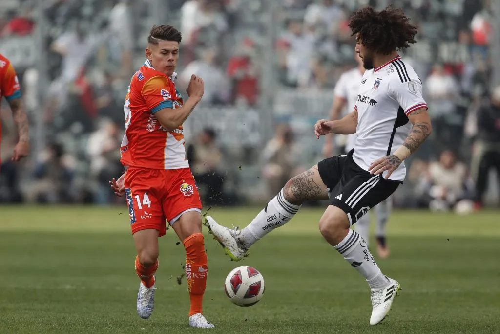 Cobresal y Colo Colo luchan por el título del Campeonato Nacional 2023 (Foto: Photosport)