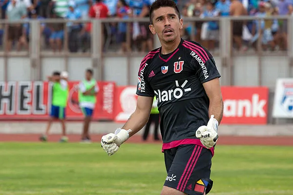 En 10 partidos, Jiménez defendió el arco de la U (Archivo)