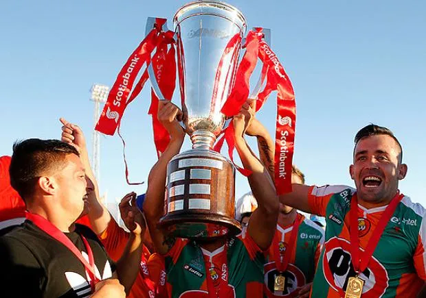 Cobresal se coronó campeón en El Salvador el año 2015 (Archivo)