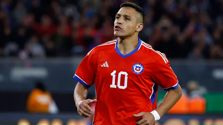 Por el momento que vive la Roja, para Córdova no existe un mejor jugador que Alexis Sánchez