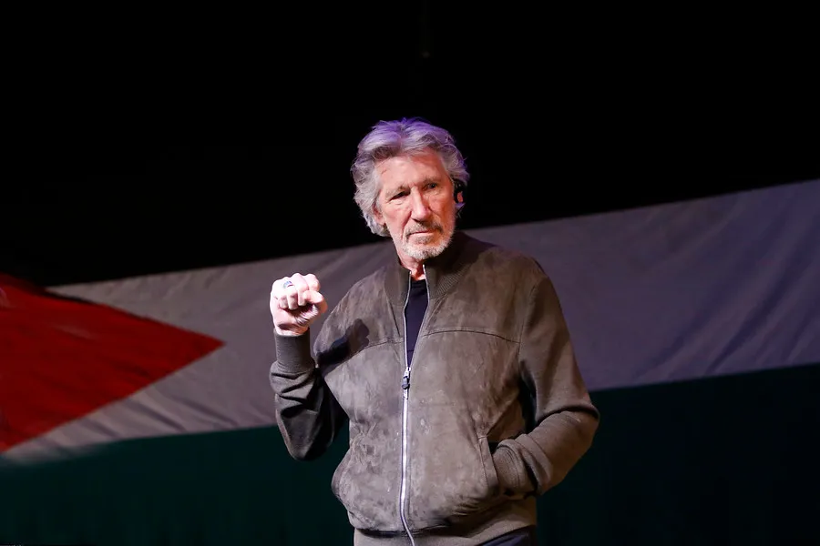 Roger Waters le terminó saliendo caro a Colo Colo. | Foto: Aton