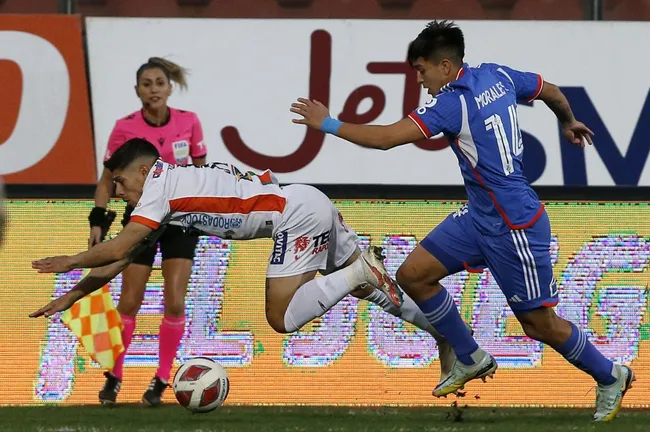 Tanto los Mineros como la U se juegan algo en este vital duelo | FOTO: Dragomir Yankovic/Photosport
