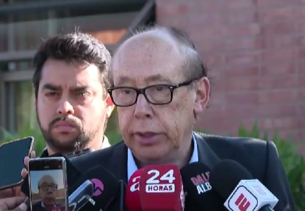Alfredo Stohwing tras la reunión de directorio de Blanco y Negro. (Foto: Captura)