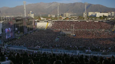 En Colo Colo hay prepcupación por el estado de la cancha del Estadio Monumental luego de tres conciertos. (Foto: Juan Eduardo López/Aton Chile)