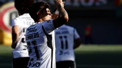 Erick Wiemberg hizo una especial dedicatoria tras anotar su primer gol por Colo Colo. (Foto: Andrés Pina/Photosport)