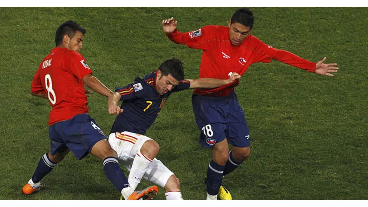 Villa enfrentando a La Roja en el Mundial de Sudáfrica 2010.