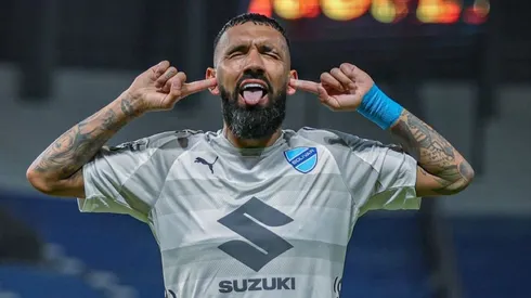 Ronnie Fernández se luce haciendo goles en el fútbol bolviiano