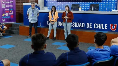 La importante charla que recibe la U