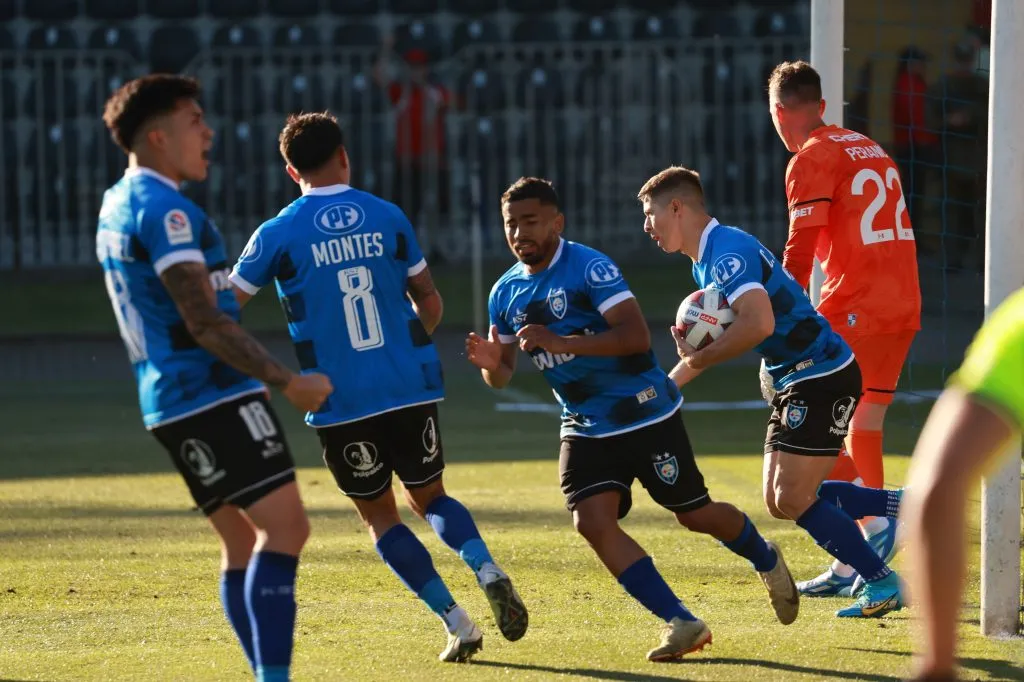 Huachipato se ilusionó con el empate, pero, no le alcanzó (Photosport)