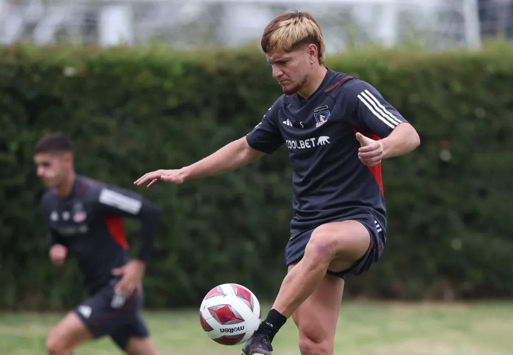 Leonardo Gil vivirá una jornada clave este sábado en la última práctica de Colo Colo. (Foto: Colo Colo)