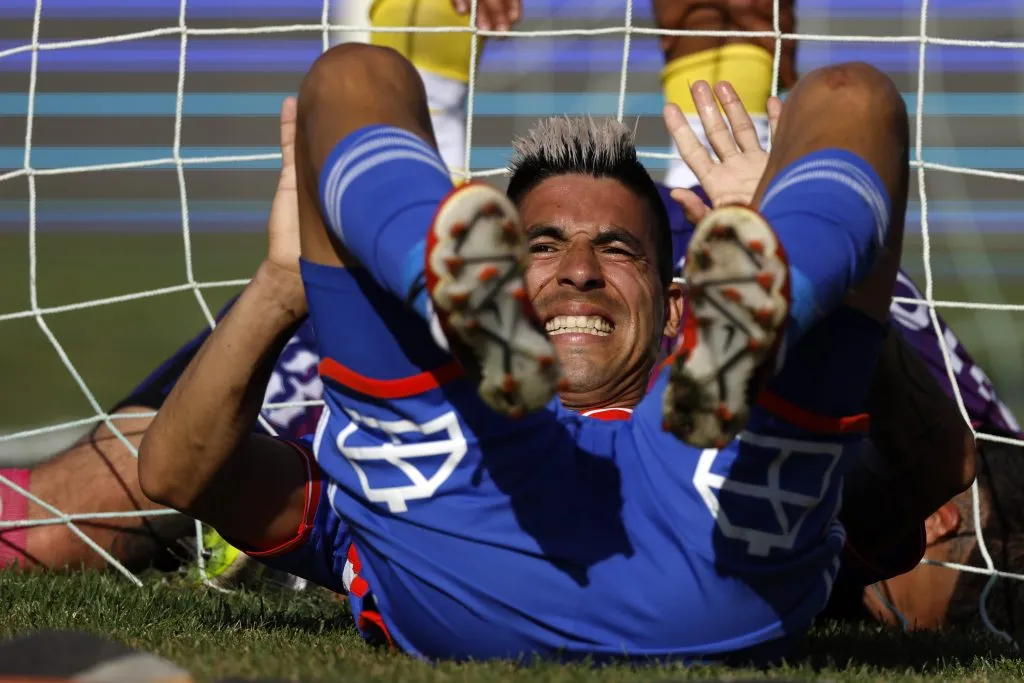 Un ex goleador de la U sabe que el plantel azul no da en el tono y liquida el mal rendimiento (Photosport)