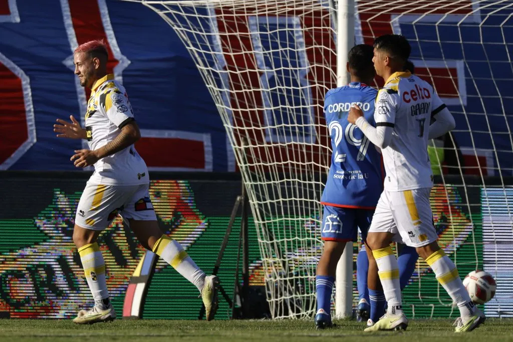 Coquimbo Unido se llevó un valioso triunfo ante Universidad de Chile que los deja muy cerca de clasificar a la próxima Copa Sudamericana. (Foto: Andrés Pina/Photosport)