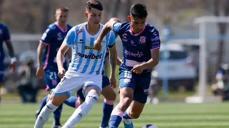Joan Cruz renueva con Everton de Viña del Mar