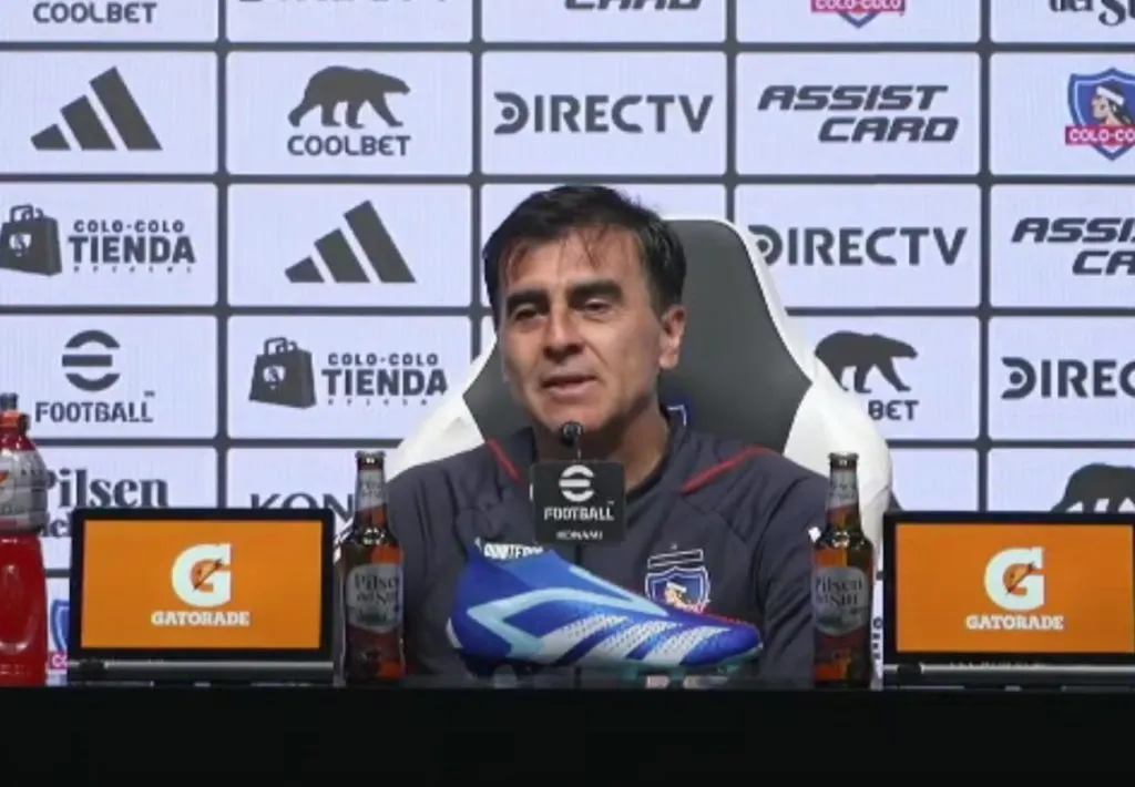 Gustavo Quinteros en la conferencia de prensa previo al partido de Colo Colo vs Audax Italiano. (Foto: Captura)