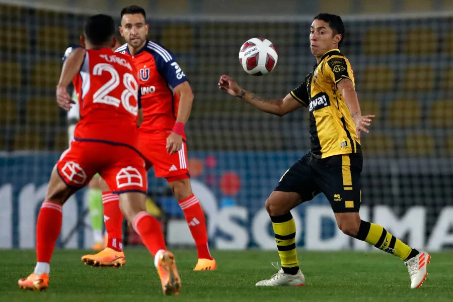 Cabral hizo un gran partido ante la U en la primera rueda (Photosport)