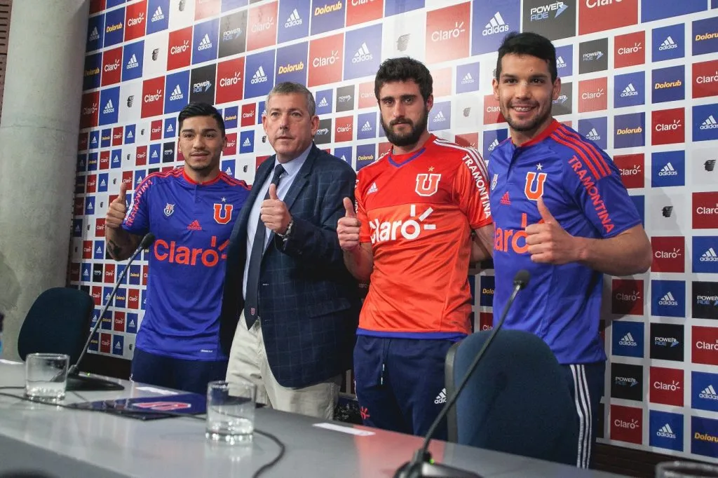 Reyes, De Paul y Contreras junto a Carlos Heller (Archivo)