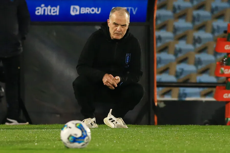 Bielsa dirige a Uruguay actualmente. | Foto: Photosport