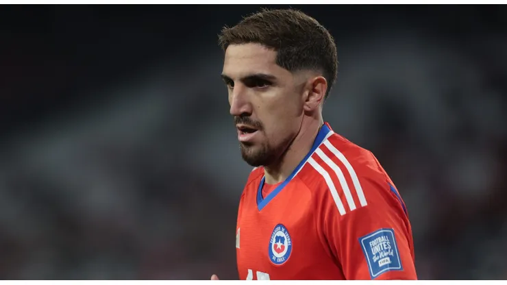 El volante se lesionó durante la primera parte del duelo eliminatorio que disputó la Roja ante Venezuela.