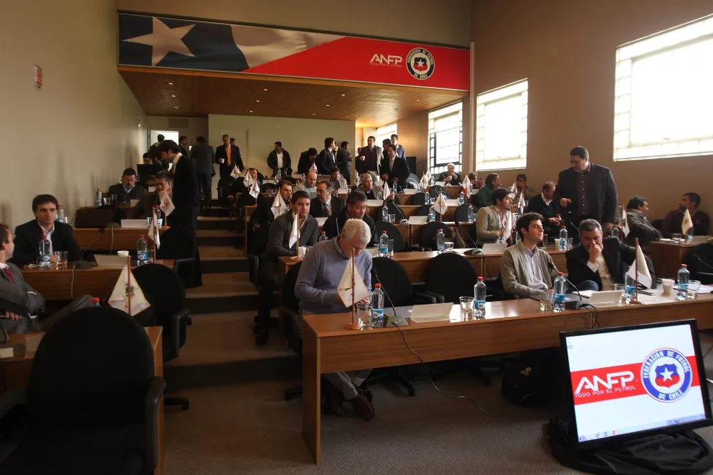 El Consejo de Presidentes definirá el año 2024 para el fútbol chileno (Archivo)