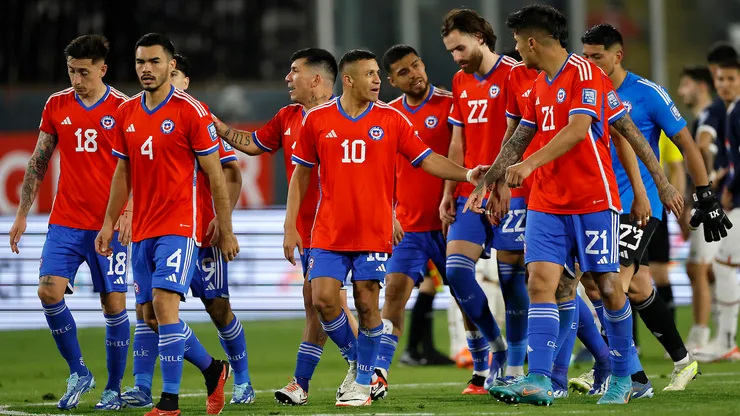A Quinteros también se suman otro entrenador argentino y una carta nacional como opciones para asumir en la Roja
