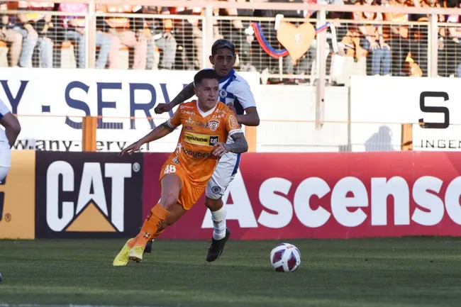 En Cobreloa deberán tomar una decisión por Vergara | FOTO: Pedro Tapia/Photosport